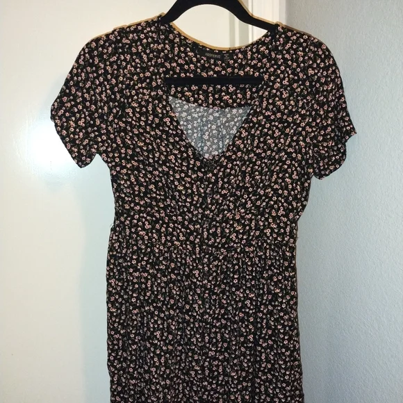 🟣Floral print pleated mini dress size small - Picture 5 of 6